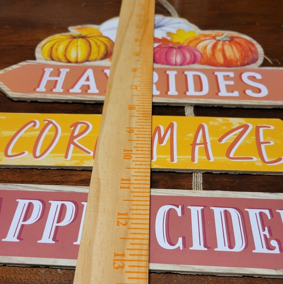 Fall hanging decor - Pumpkin Hay Rides, Corn Maze, Apple Cider - Picture 2 of 4
